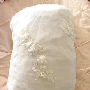 Monique Lhuillier PB  pottery barn crib skirt girl